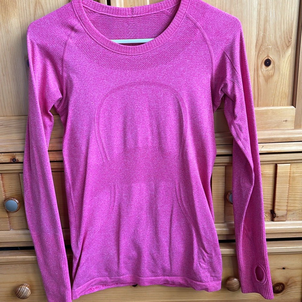 Lululemon pink athletic long sleeve top